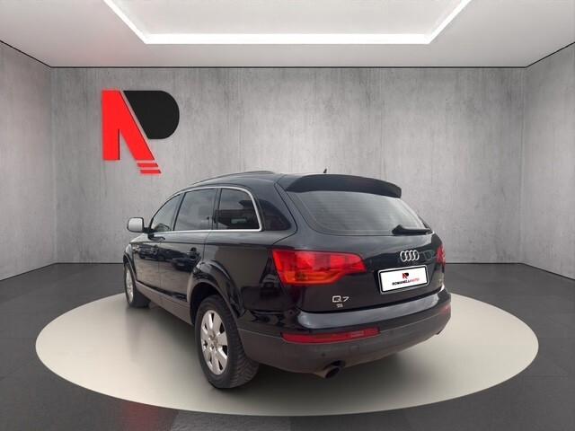 Audi Q7 3.0 V6 TDI 233CV quattro tiptronic 7 Posti