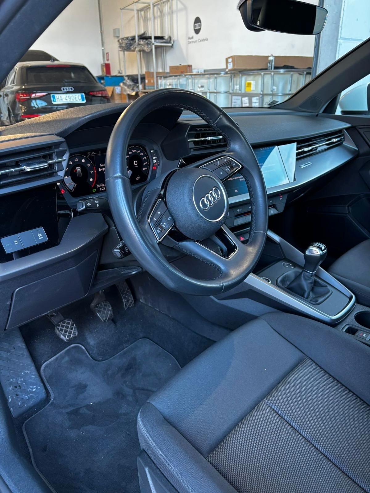 Audi A3 Sedan 30 TFSI Business