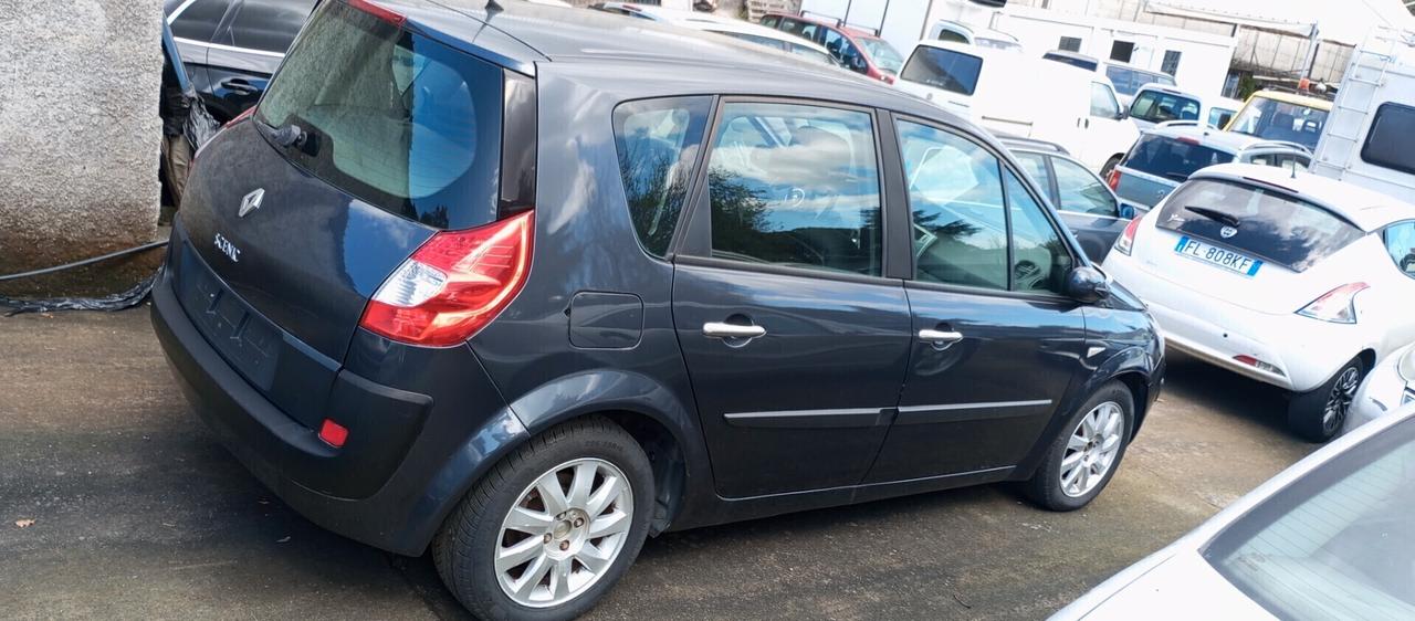Renault Scenic 1.5 dCi 110CV Dynamique