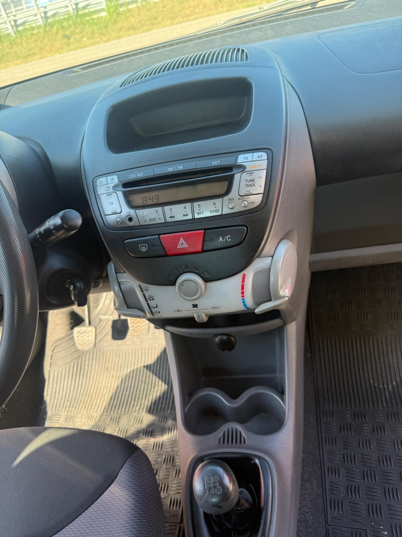 Toyota Aygo 1.0 12V VVT-i 5 porte Sol