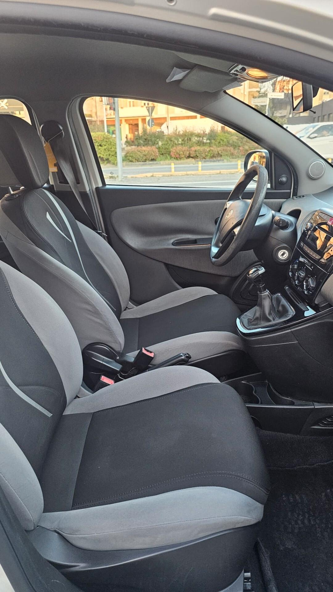 Lancia Ypsilon 1.3 MJT 16V 95 CV 5 porte S&S Elle