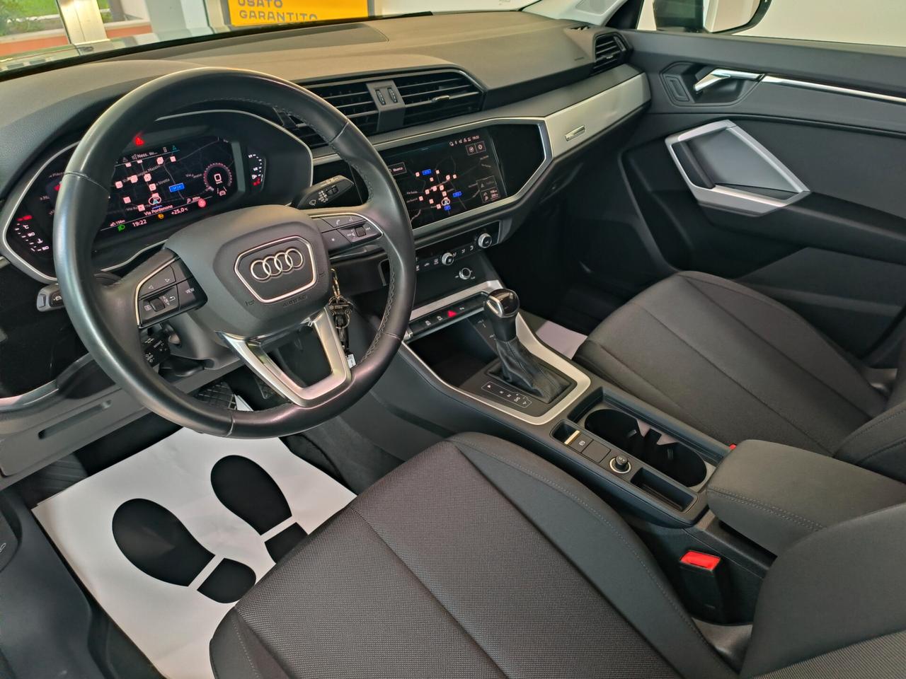Audi Q3 35 TDI S tronic Business