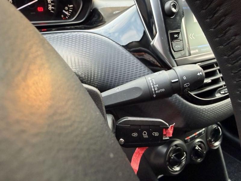 Peugeot 208 208 5p 1.2 puretech Allure 82cv CINGHIA NUOVA