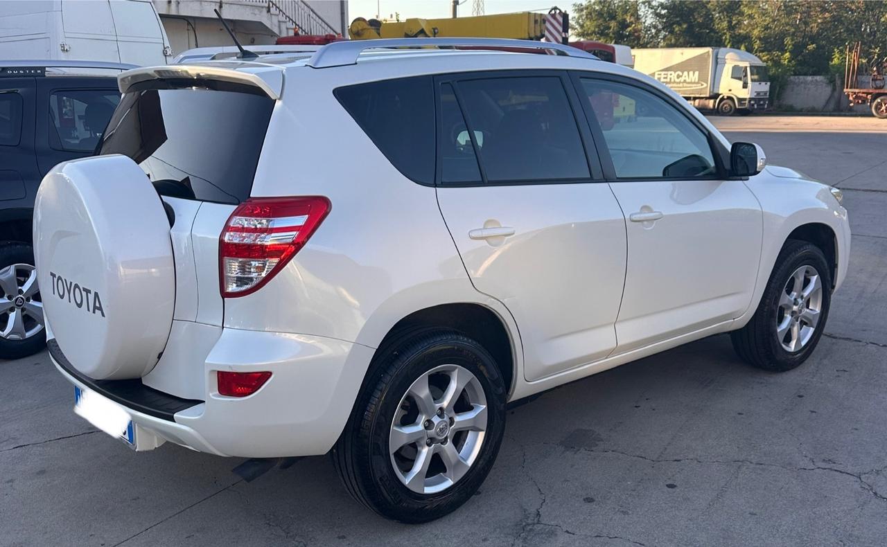 Toyota RAV 4 2.2 D-4D 150 CV DPF Exclusive 4x4