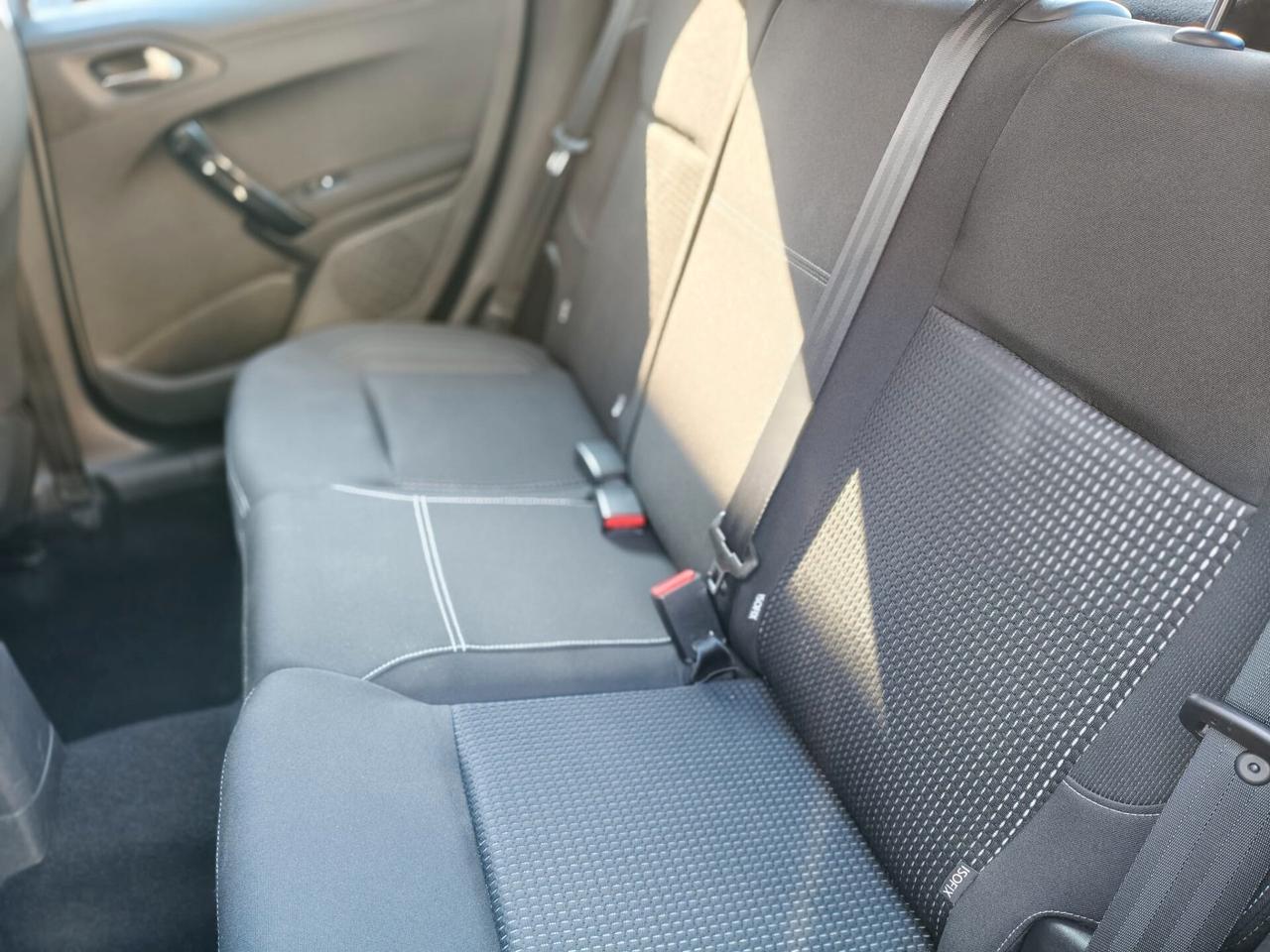 Peugeot 208 anno 2019 full optional