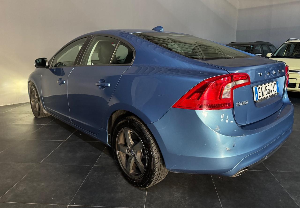 Volvo S60 CAMBIO AUTOMATICO ADATTA A NEOPATENTATI
