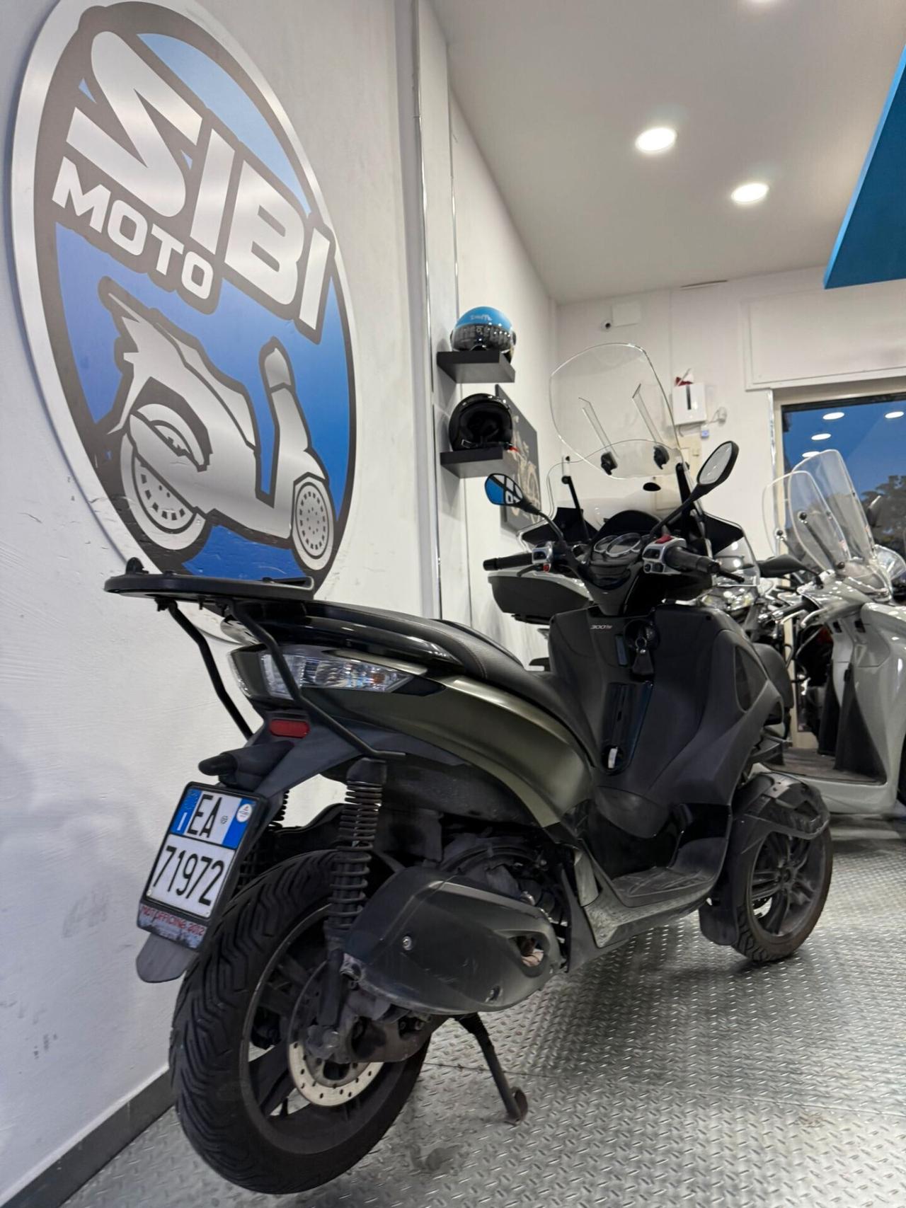 Piaggio MP3 300