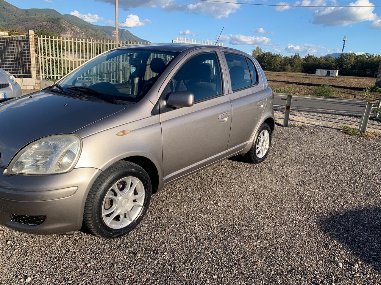 Toyota Yaris 1.4 D-4D 5 porte Sol - 2004