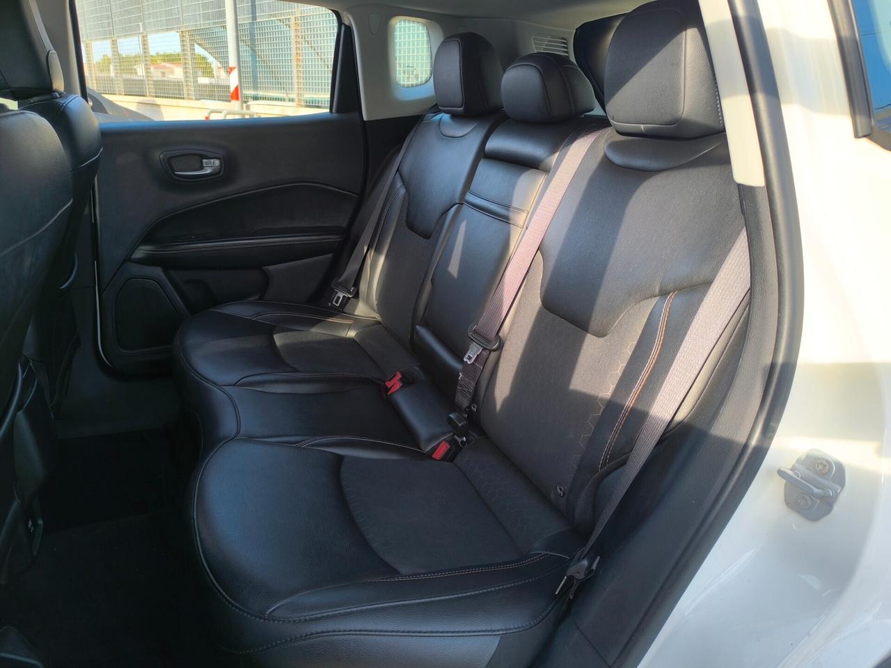 JEEP COMPASS BUSINESS 1.6 DIESEL 120cv LED/NAVI/SENS.POST