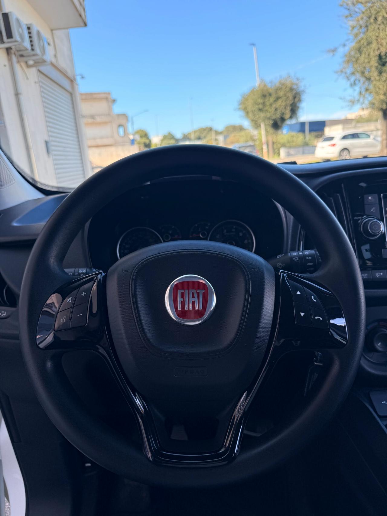 Fiat Doblo 1.6 MJT 16v Lounge N1 5POSTI con NAVI,BLOCK SHAFT,BLUETOOTH,SCHERMO TOUCH