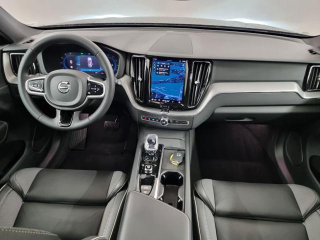 VOLVO XC60 B4 automatico Plus Dark