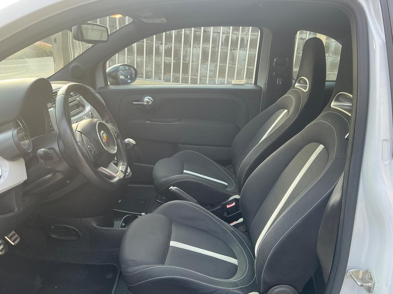 Abarth 500 1.4 Turbo T-Jet Custom