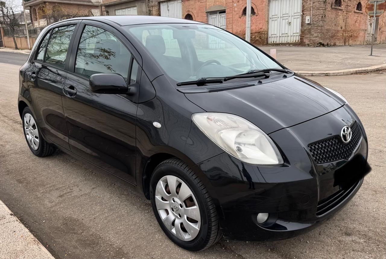 Toyota Yaris 1.3 5 porte