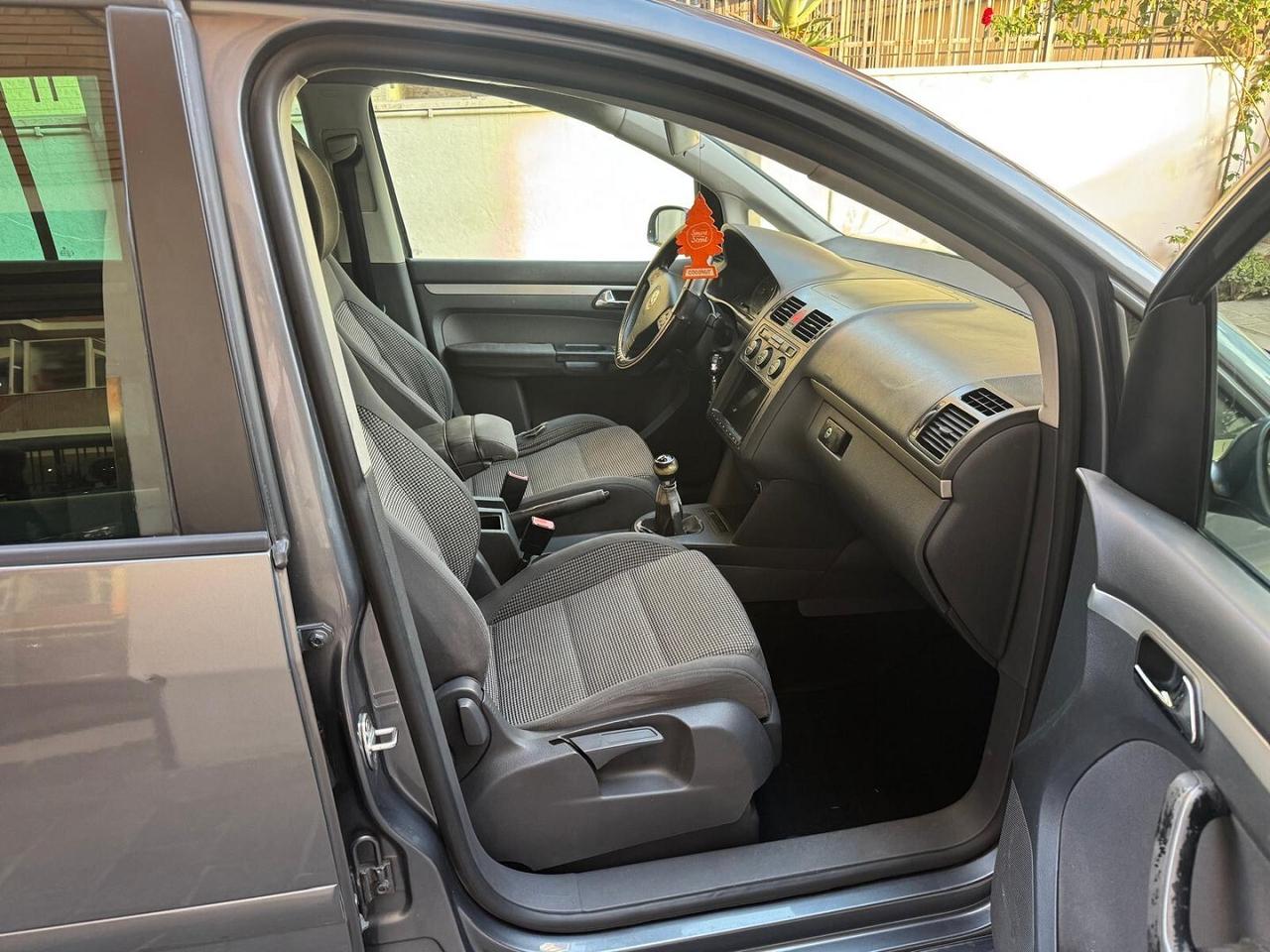VOLKSWAGEN Touran 2.0 16V TDI Highline
