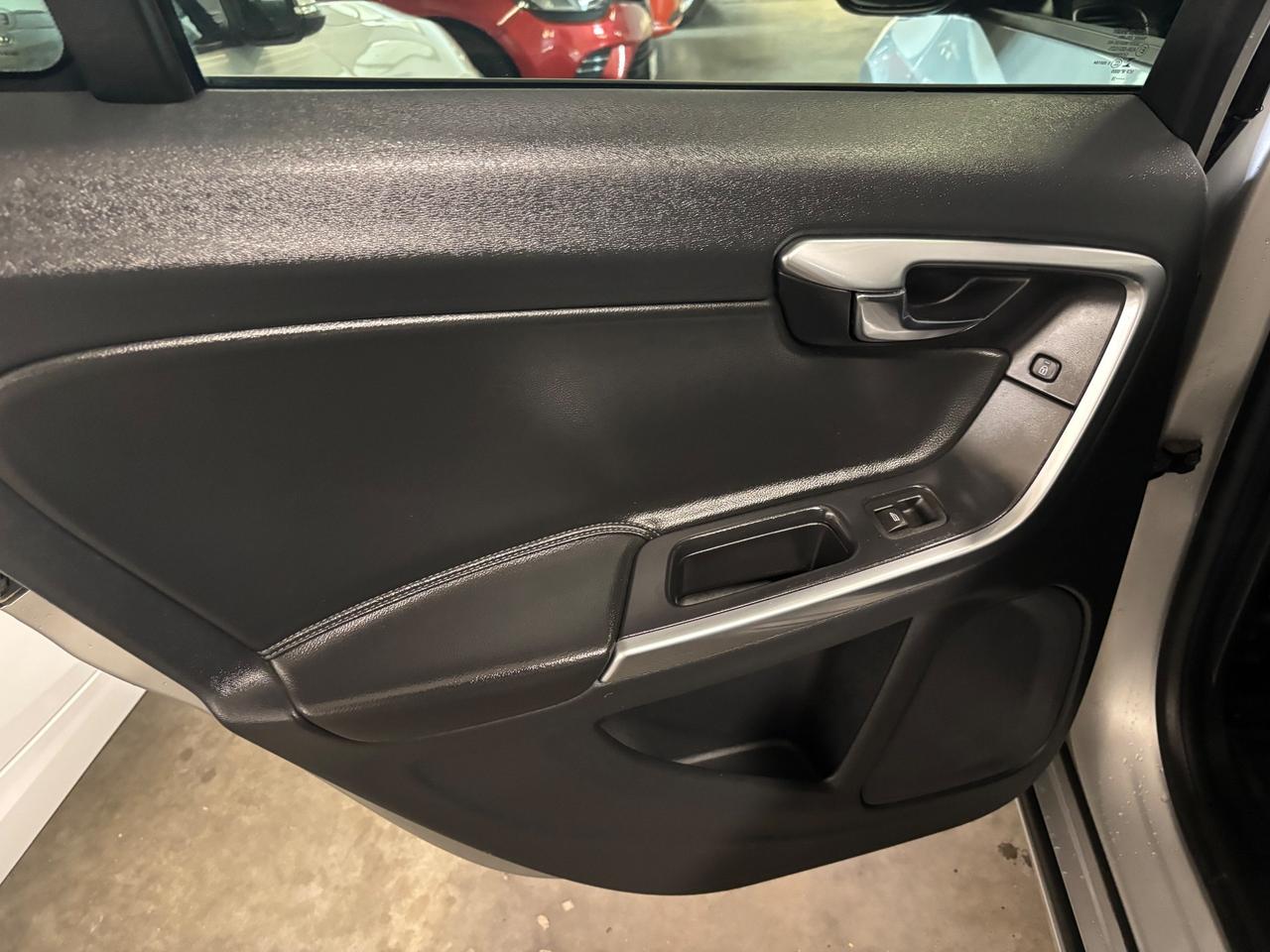 Volvo V60 D2 Geartronic R-design