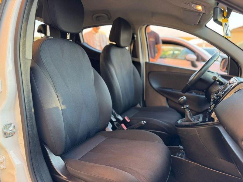 Lancia Ypsilon 1.0 FireFly Hybrid GOLD.+ GPL