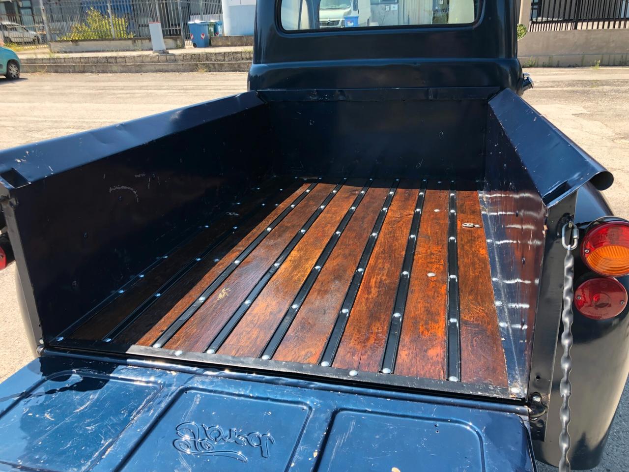 FORD F100 PICK UP V8