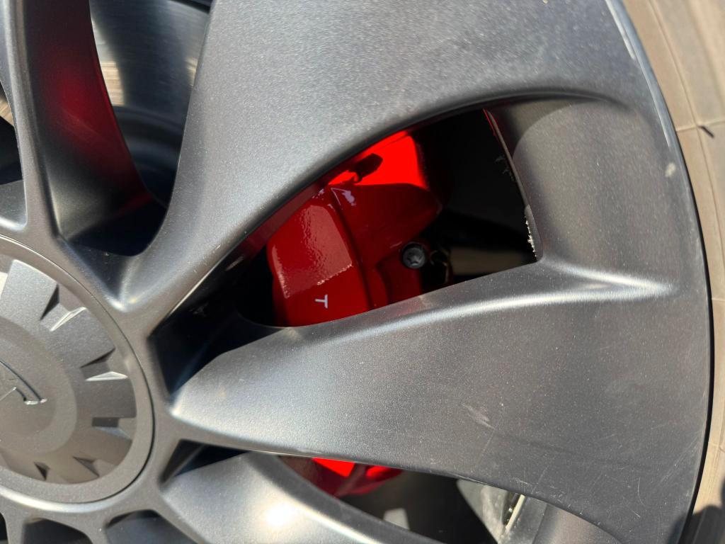 Tesla Model Y Performance Dual Motor awd