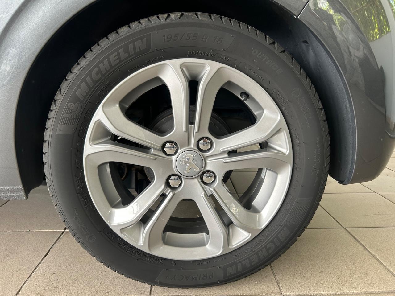 Peugeot 208 1.2 VTi 82 CV 3 porte Allure