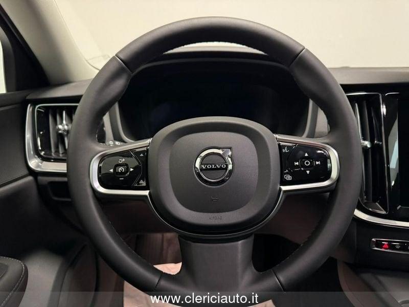 Volvo V60 B4 (d) automatico Plus Dark - KM0