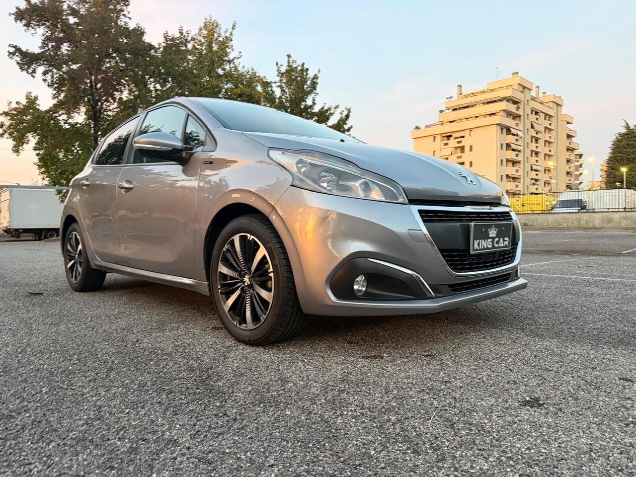Peugeot 208 PureTech 82 Stop&Start 5 porte Signature