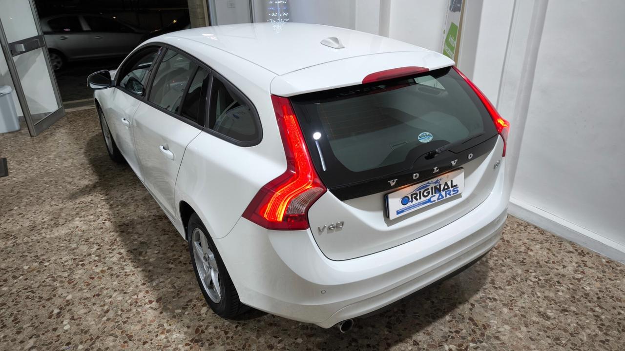 Volvo V60 D2 Geartronic Summum