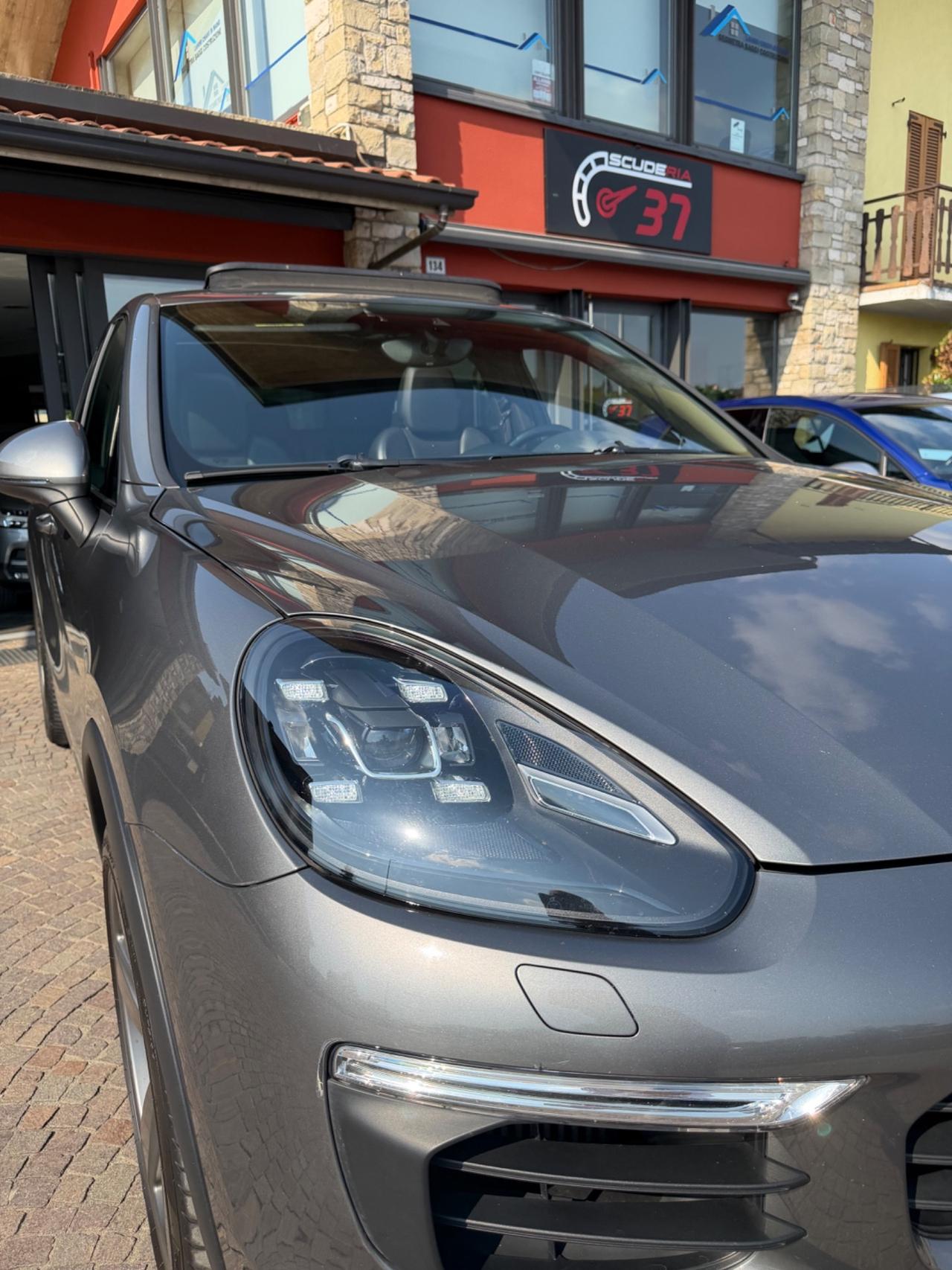 Porsche Cayenne 3.0 Diesel platinum