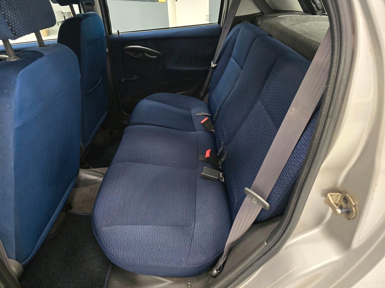 Fiat Punto 1.2i cat 5 porte 2000 NEOPATENTATI