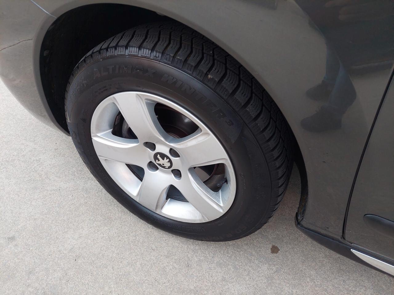 Peugeot 3008 1.6 HDi 115CV SOLI 90.000KM