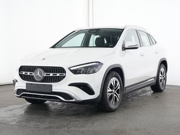 MERCEDES-BENZ GLA 180 Automatic Progressive Advanced