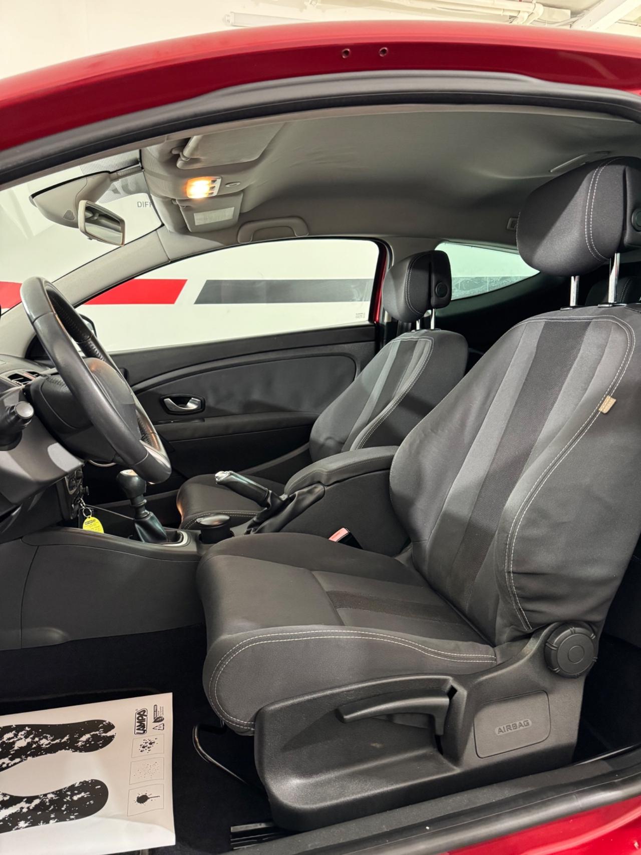 Renault Megane Coupé 1.6 Dynamique NAVI - SENSORI - CRUISE - FARI E TERGI AUTOMATICI