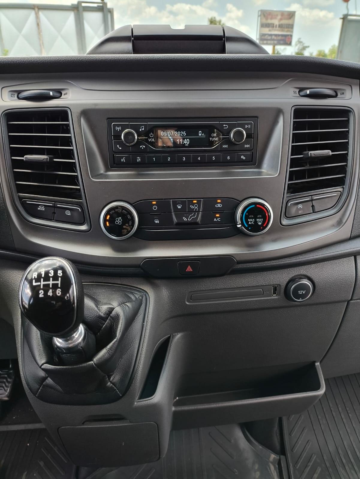 FORD TRANSIT 7 POSTI RIBALTABILE TRILATERALE RIF:4925