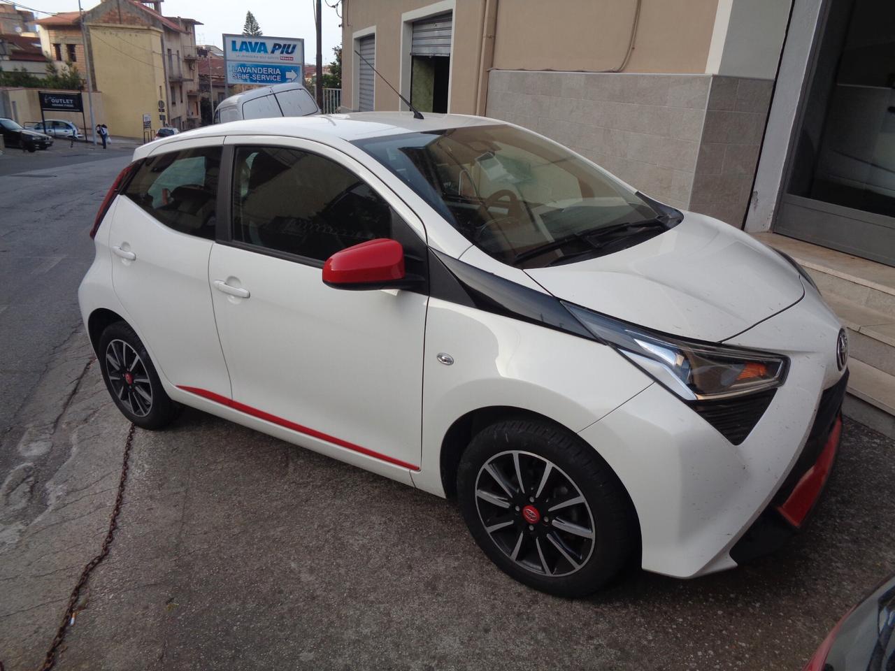 Toyota Aygo Connect 1.0 VVT-i 72 CV x-wave ( Finanziabile )
