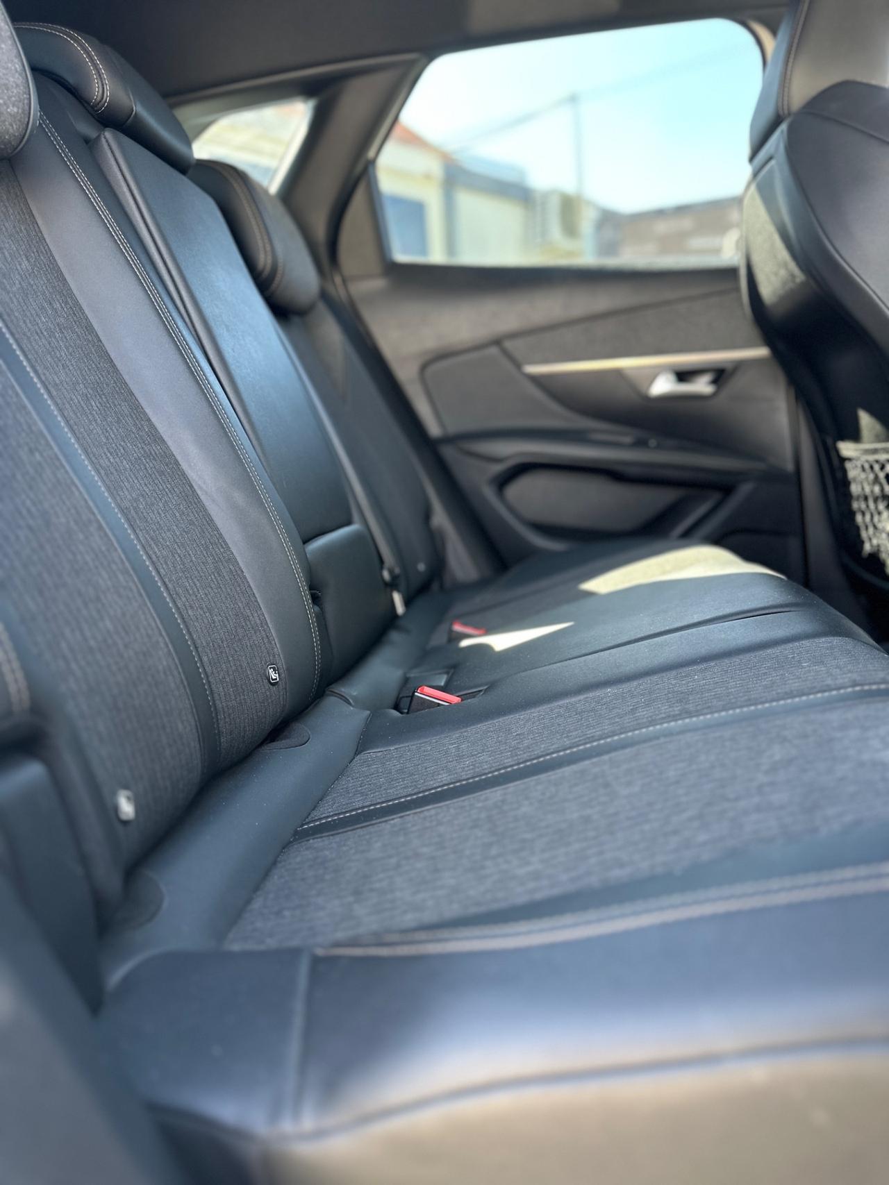 PEUGEOT 3008 (anno 2019)CAMBIO AUTOMATICO