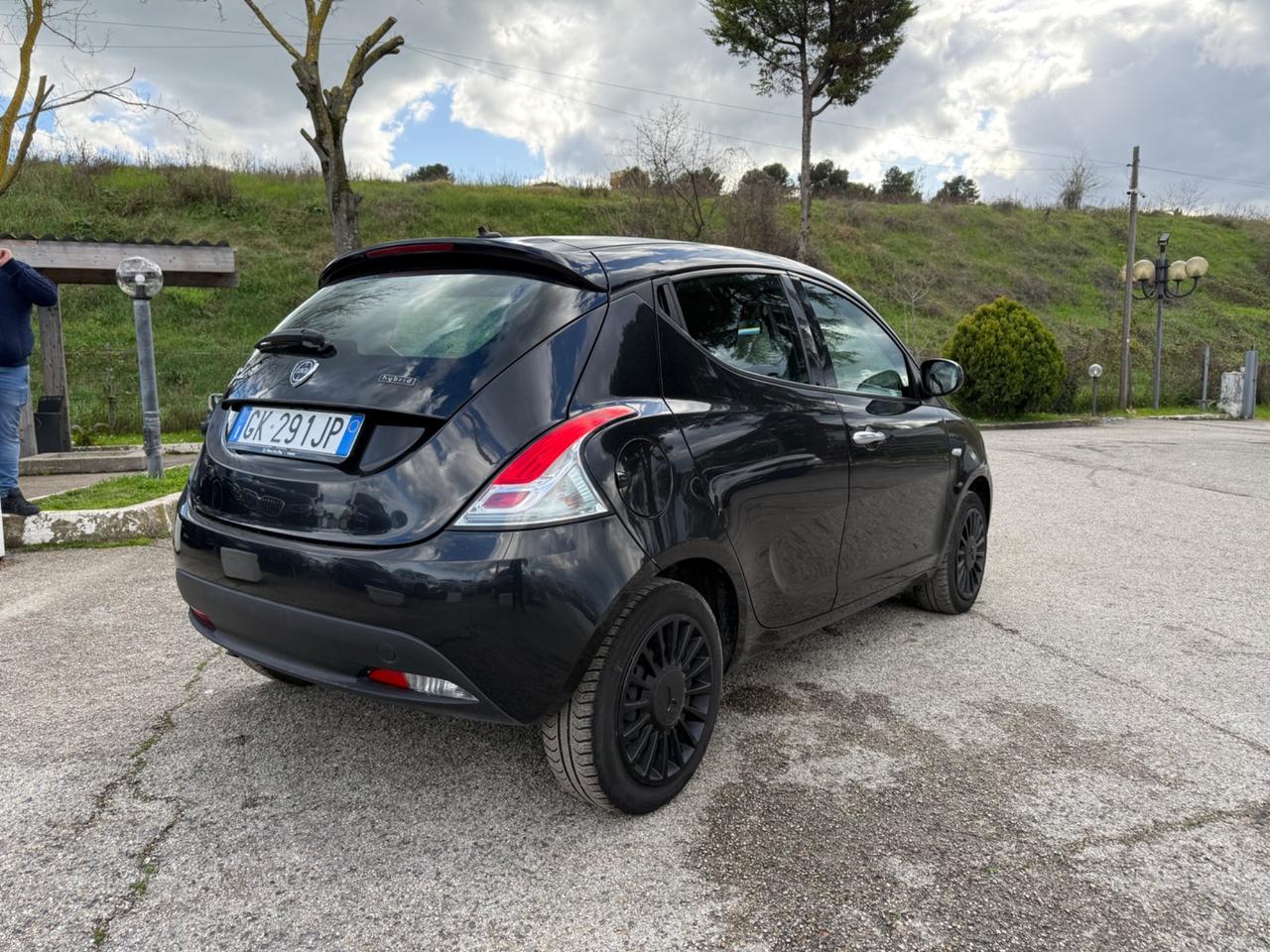 Lancia Ypsilon 1.0 FireFly 5 porte S&S Hybrid Ecochic Silver
