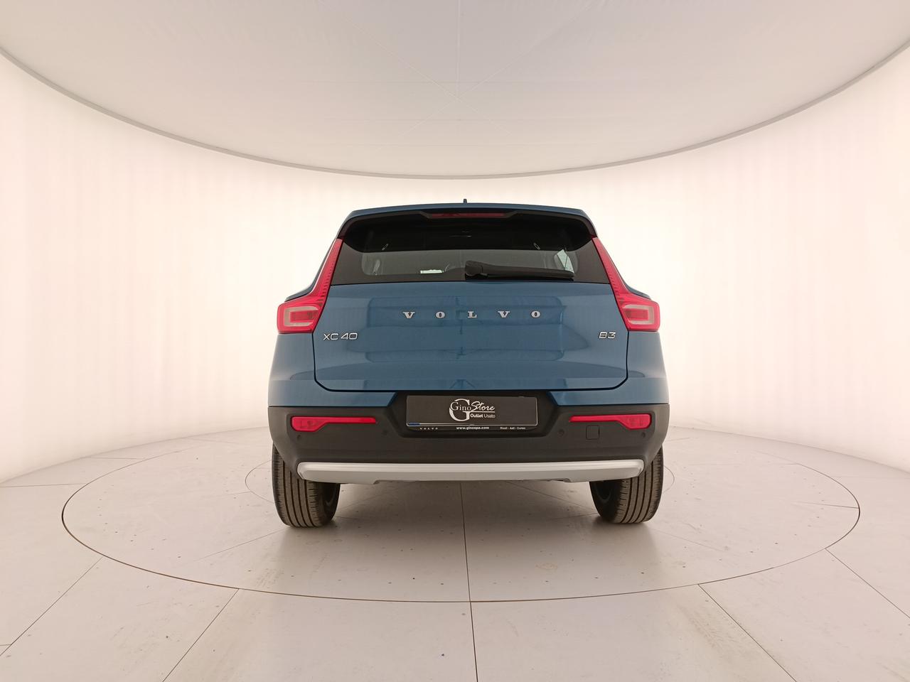 VOLVO XC40 2023 - XC40 2.0 b3 Core auto