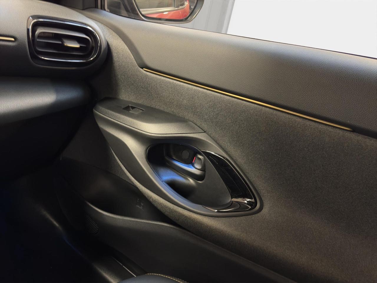 Toyota Yaris Cross 1.5h Adventure fwd 116cv e-cvt