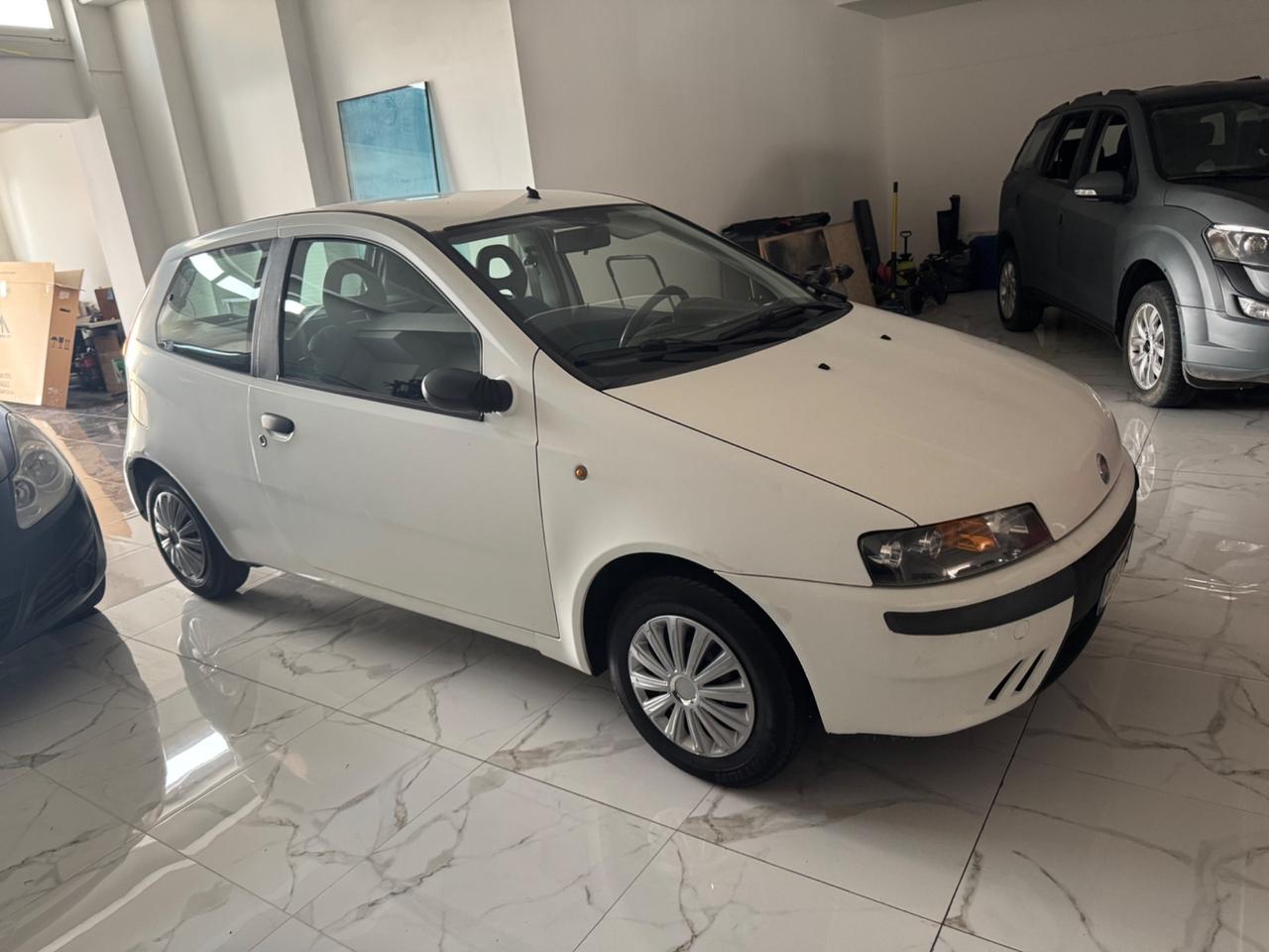 Fiat Punto 1.2 Neopatentati regenered car