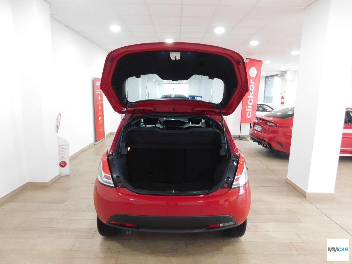 LANCIA - Ypsilon - 1.0 FireFly 5p. S&S Hybrid Silver