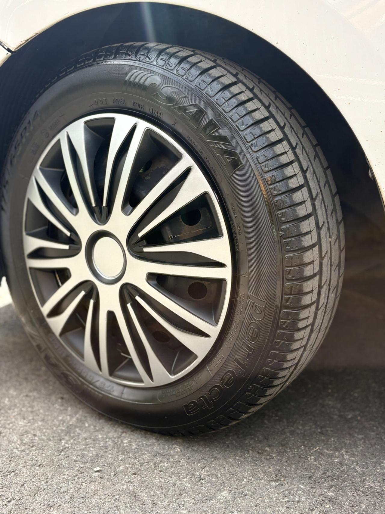 Hyundai i10 1.0 LPGI Econext Sound Edition 2015