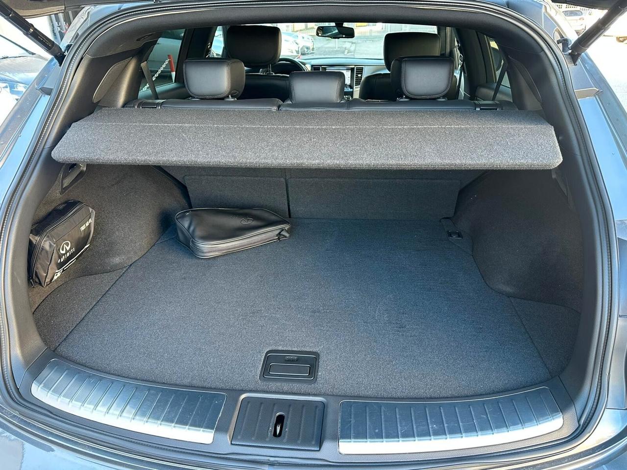 Infiniti QX70 3.0 diesel V6 AT S Premium