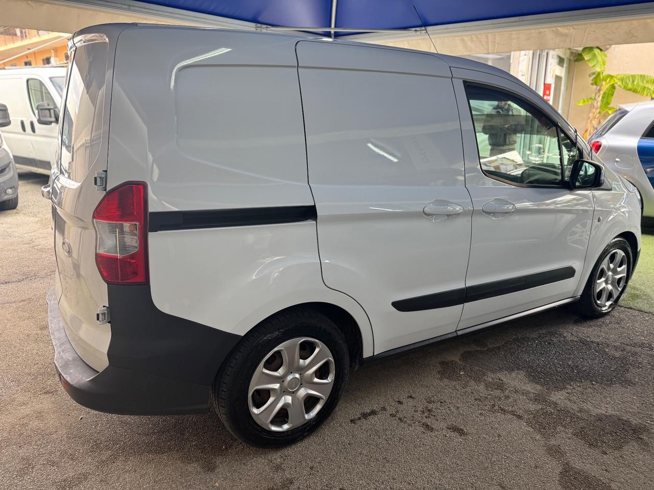 Ford Transit Courier 1.5 TDCi 75CV Van Entry