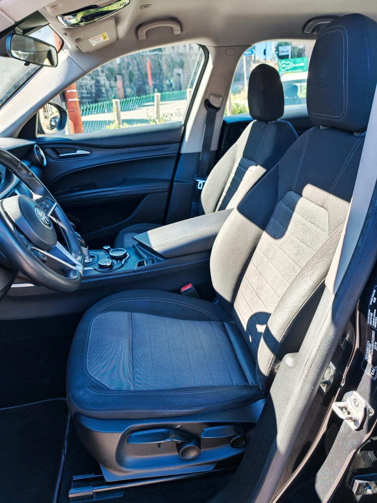 Alfa Romeo Stelvio 2.2 180 CV AT8 Business