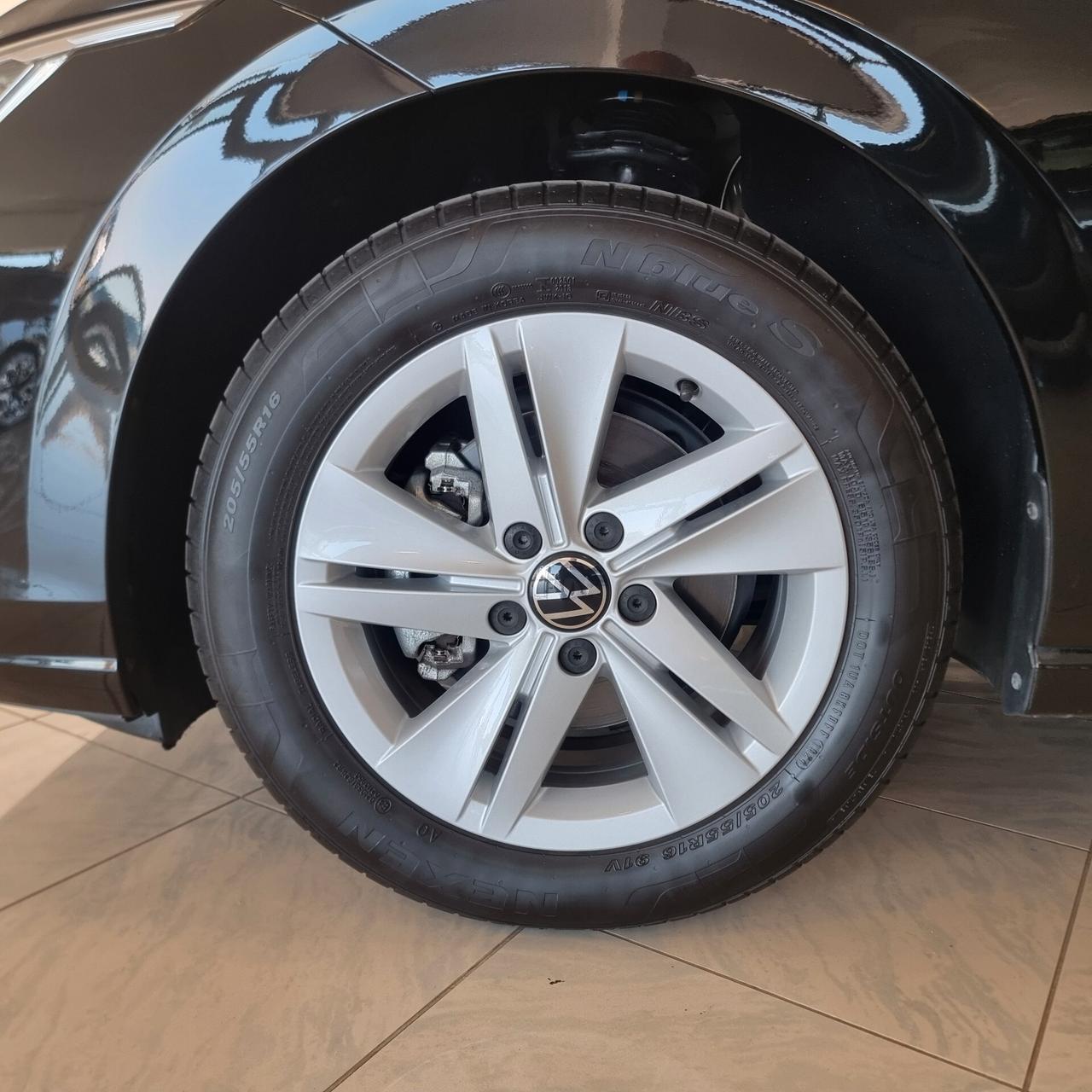 VOLKSWAGEN GOLF 8 LIFE 2.0 TDI 115cv Euro 6E