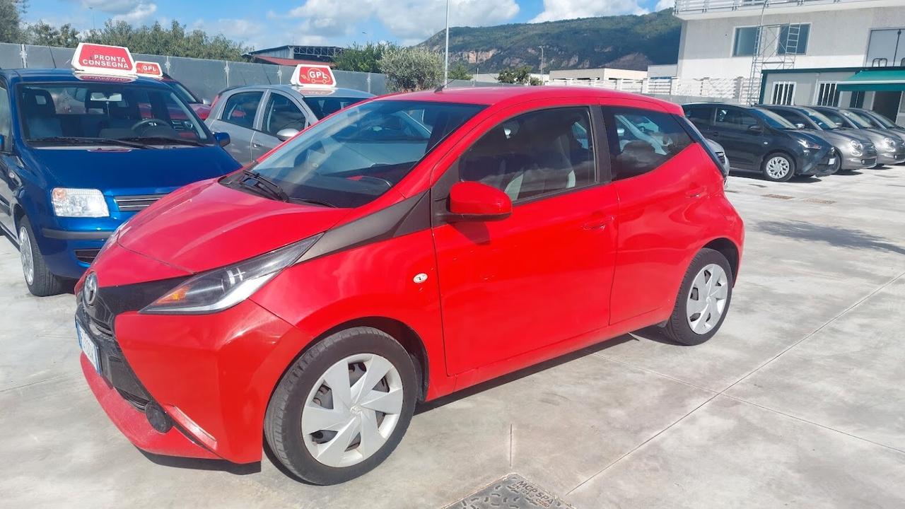 Toyota Aygo 1.0 VVT-i 69 CV 5 porte 2017