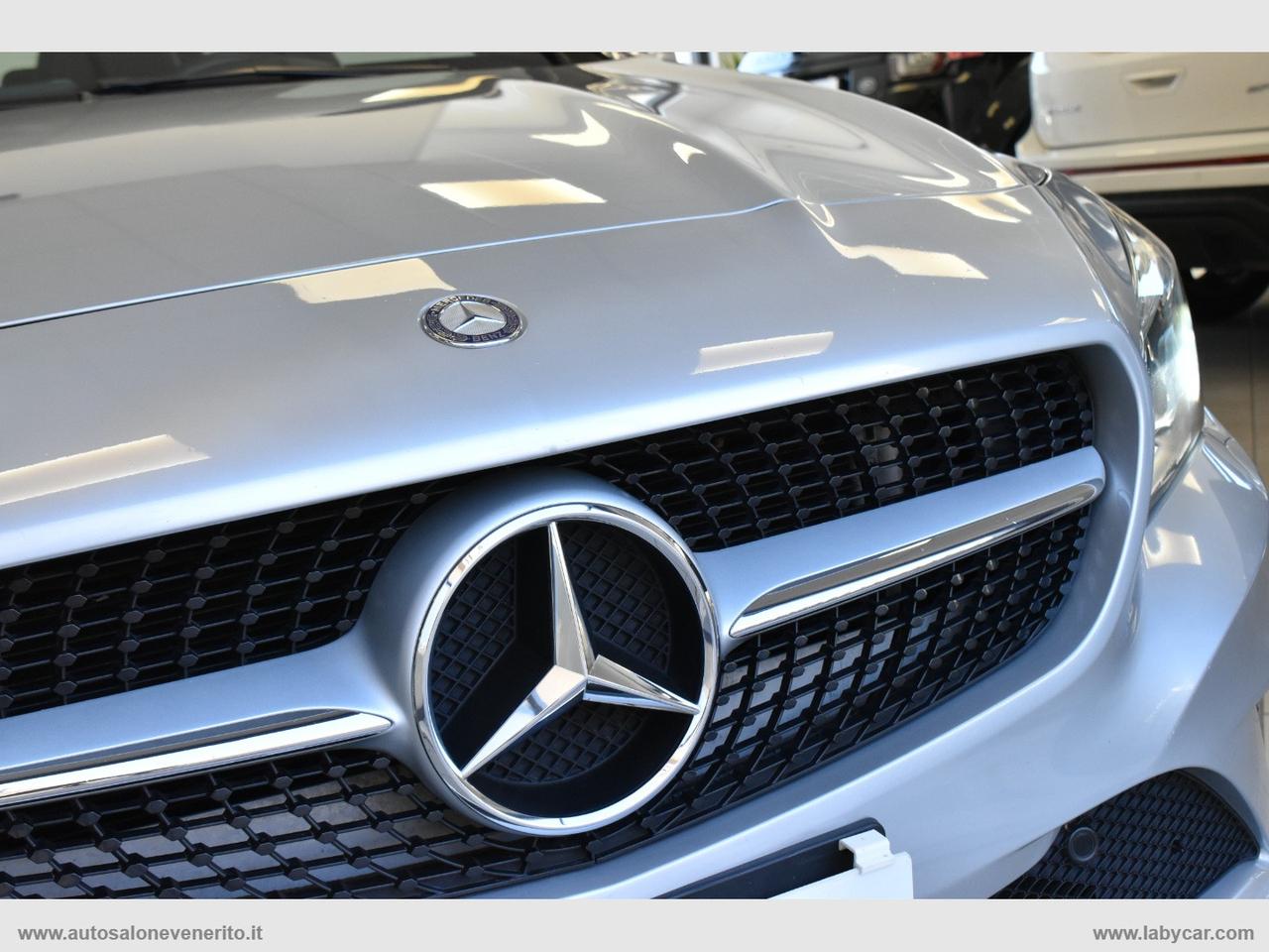 MERCEDES-BENZ CLA 200 d Automatic Premium Dark Night