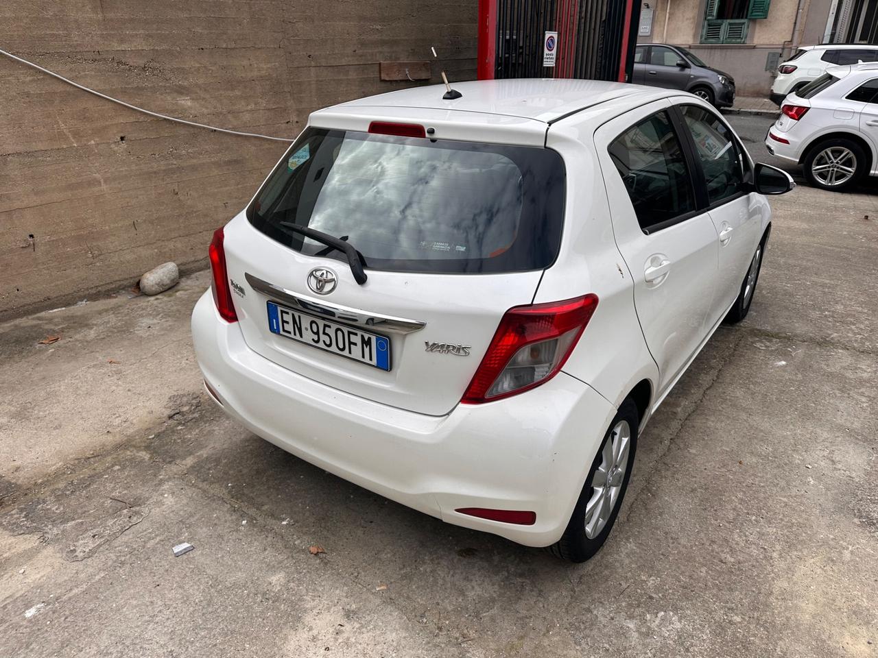 Toyota Yaris 1.0 5 porte Lounge