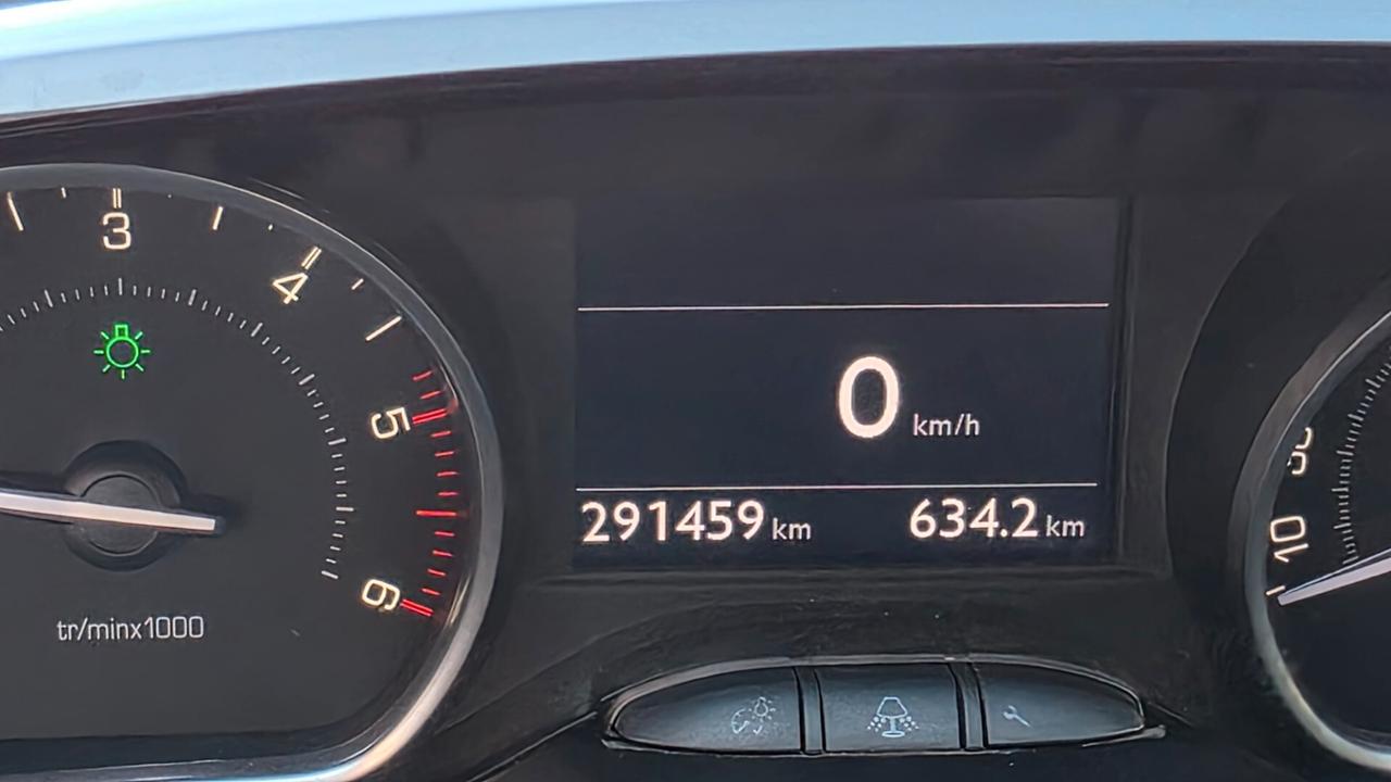 Peugeot 208 1.4 HDi 68 CV 5 porte Allure