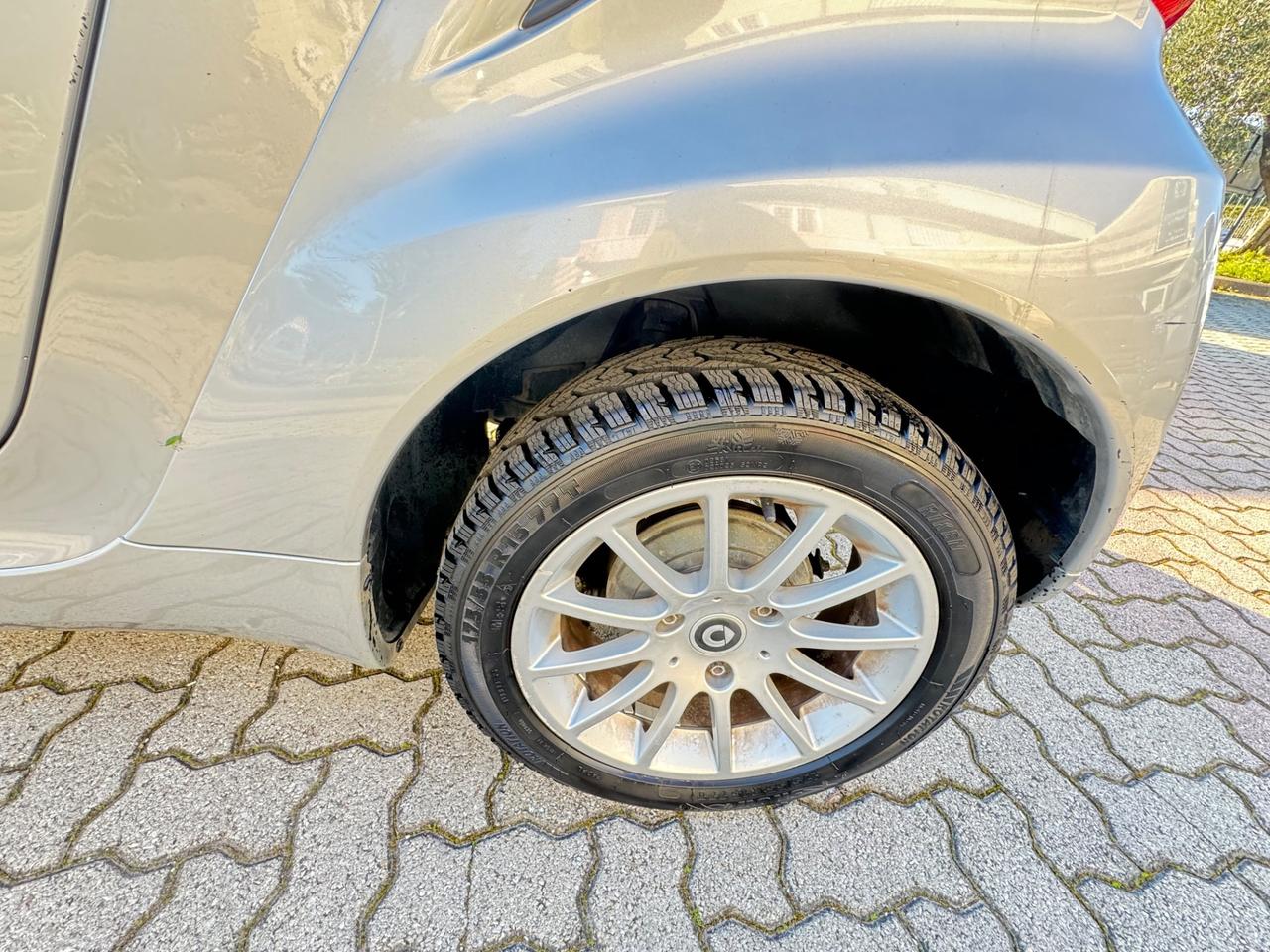 Smart ForTwo 1000 52 kW MHD coupé pure