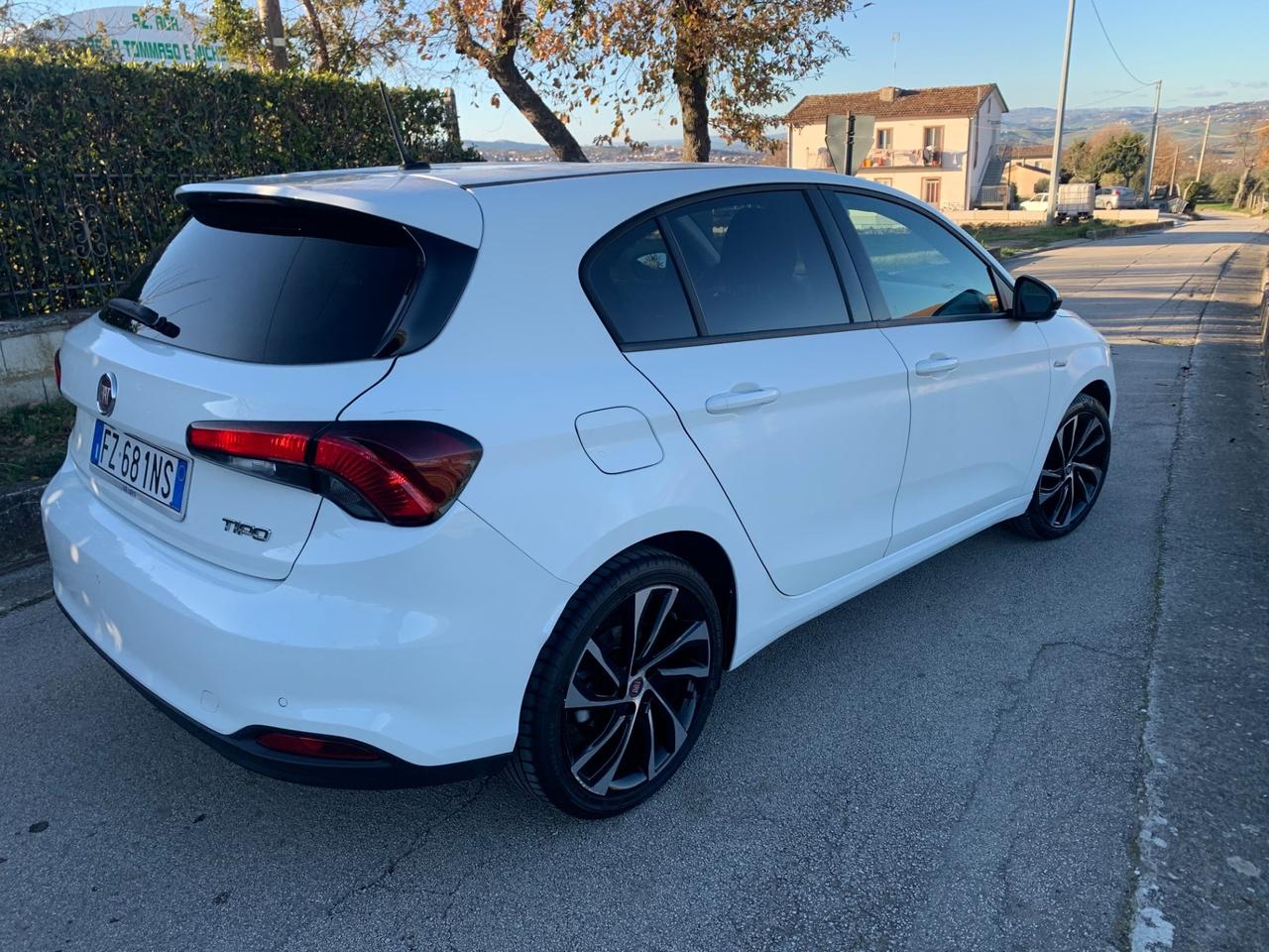 Fiat Tipo 1.6 Mjt S&S 5 porte S-Design